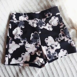Women’s high waisted floral shorts
